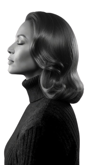 Retrato em preto e branco, de perfil, com gola alta preta